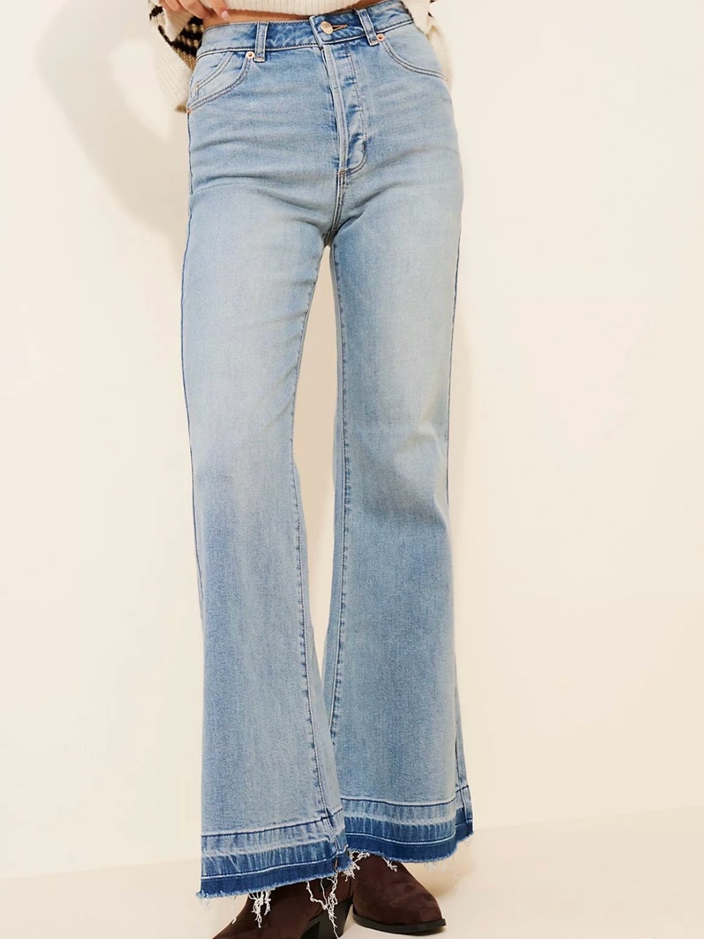 ROLLA'S Light Blue High-Rise Flare Jeans with Frayed Hem